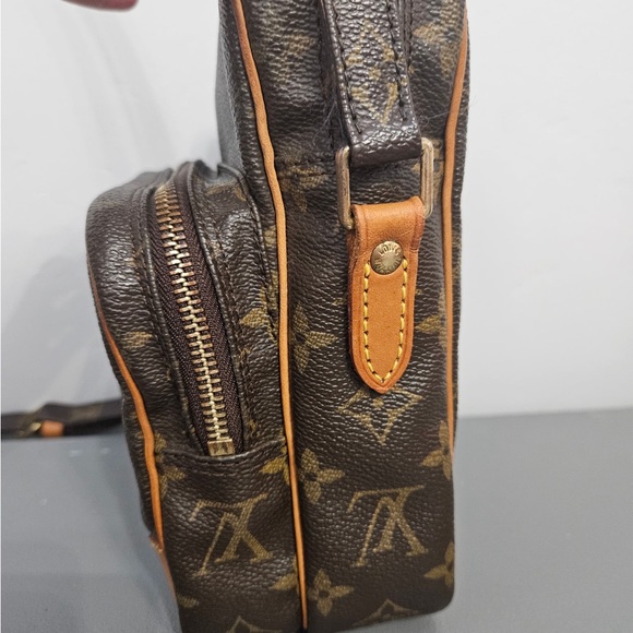 Authentic Louis Vuitton Amazon Monogram Crossbody Bag - Picture 6 of 10